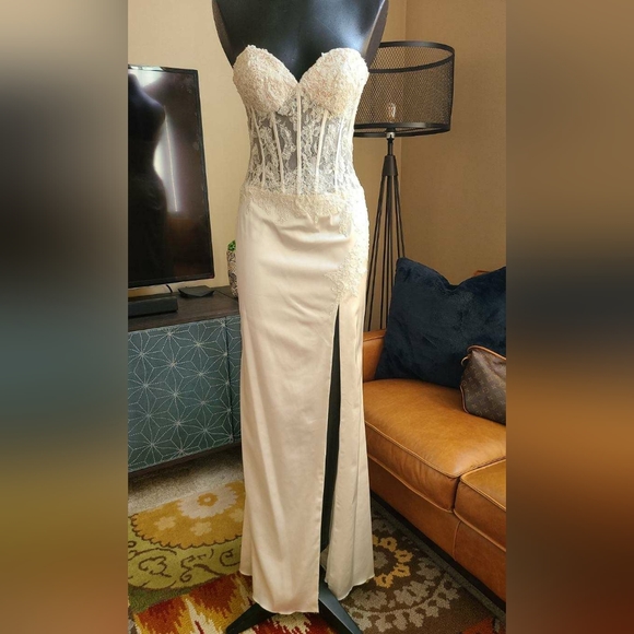 Sherri Hill Dresses & Skirts - NEW Sherri Hill wedding dress 54185